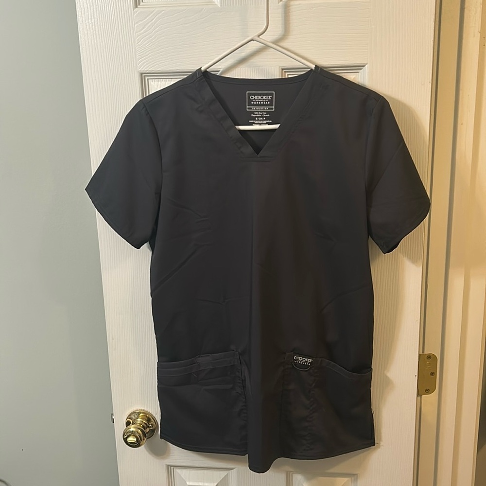 Cherokee Workwear Women Scrub Top in Grey—Small